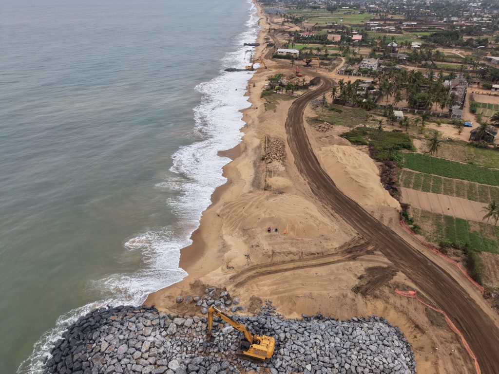 Kustbeschermingswerkzaamheden in samenwerking met Boskalis in Togo